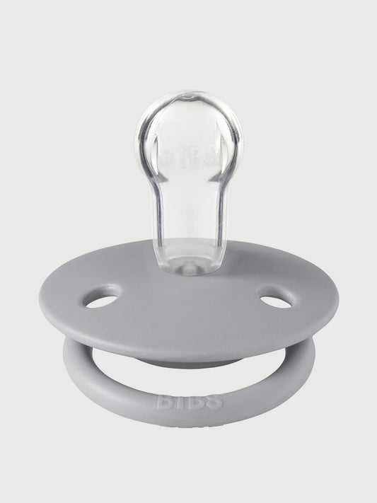 Grå BIBS De Lux sutter i naturligt gummimateriale med rund, ergonomisk form og premium kvalitet. - BIBS De Lux Onesize Cloud