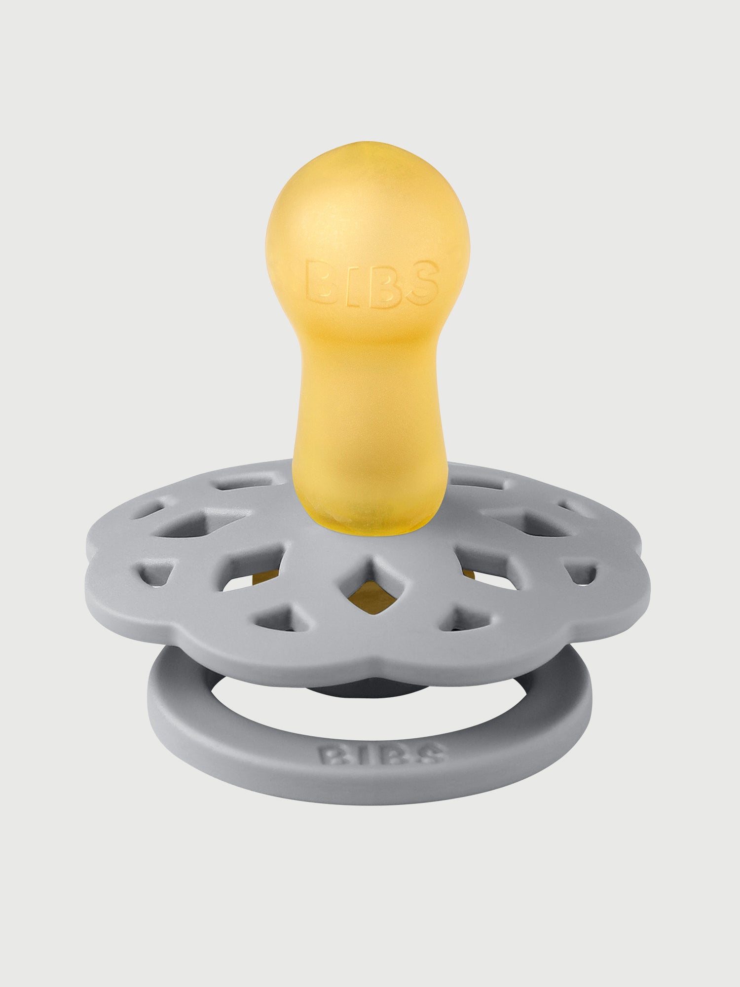 Grå sut med muffin-formet skærm af premium kvalitet og naturlig, nænsom gul sutteknap. - BIBS Boheme Size 1 Cloud