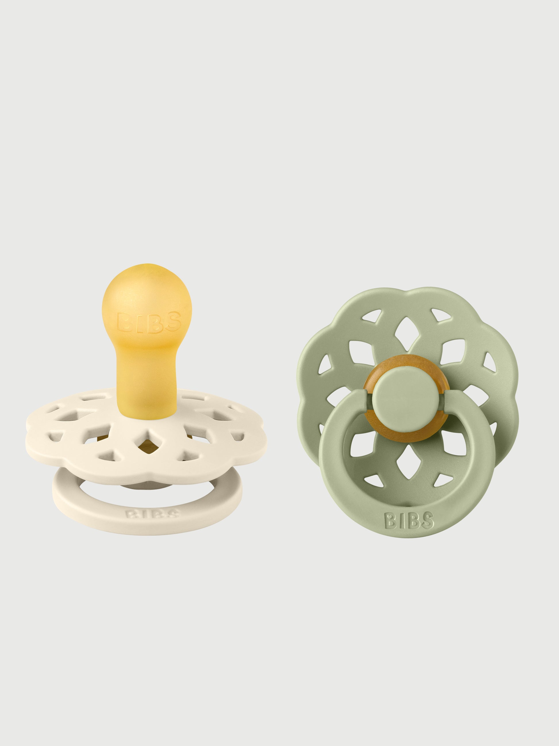 To premium sut i naturlige ivory og sage farver med nænsomt design og høj kvalitet. - BIBS Boheme 2 Stk. Size 1 Ivory/Sage